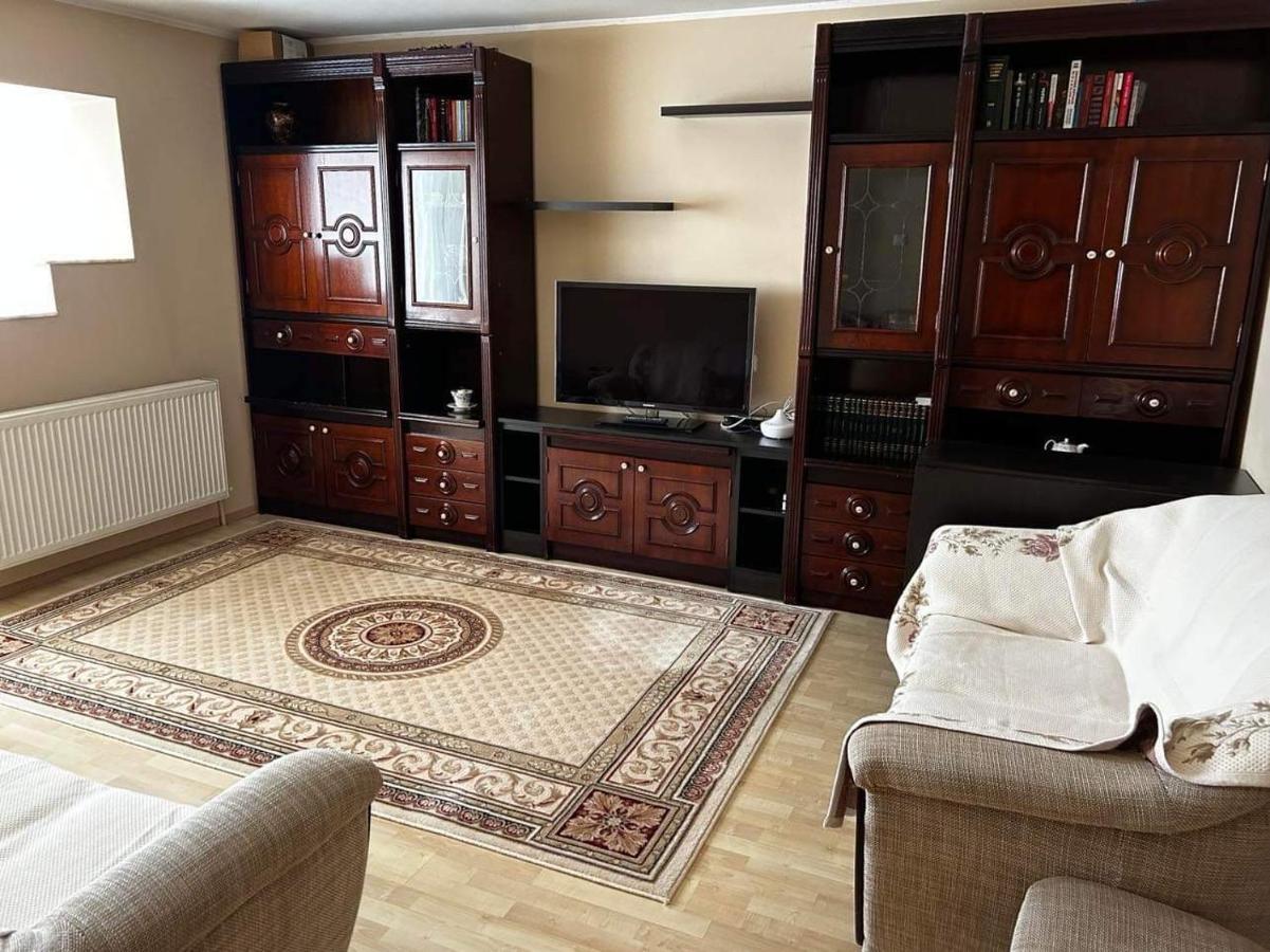 Lalelelor Apartment Suceava Esterno foto
